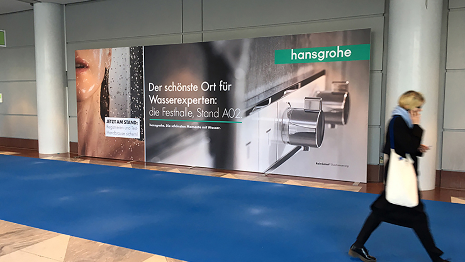 Advertising wall