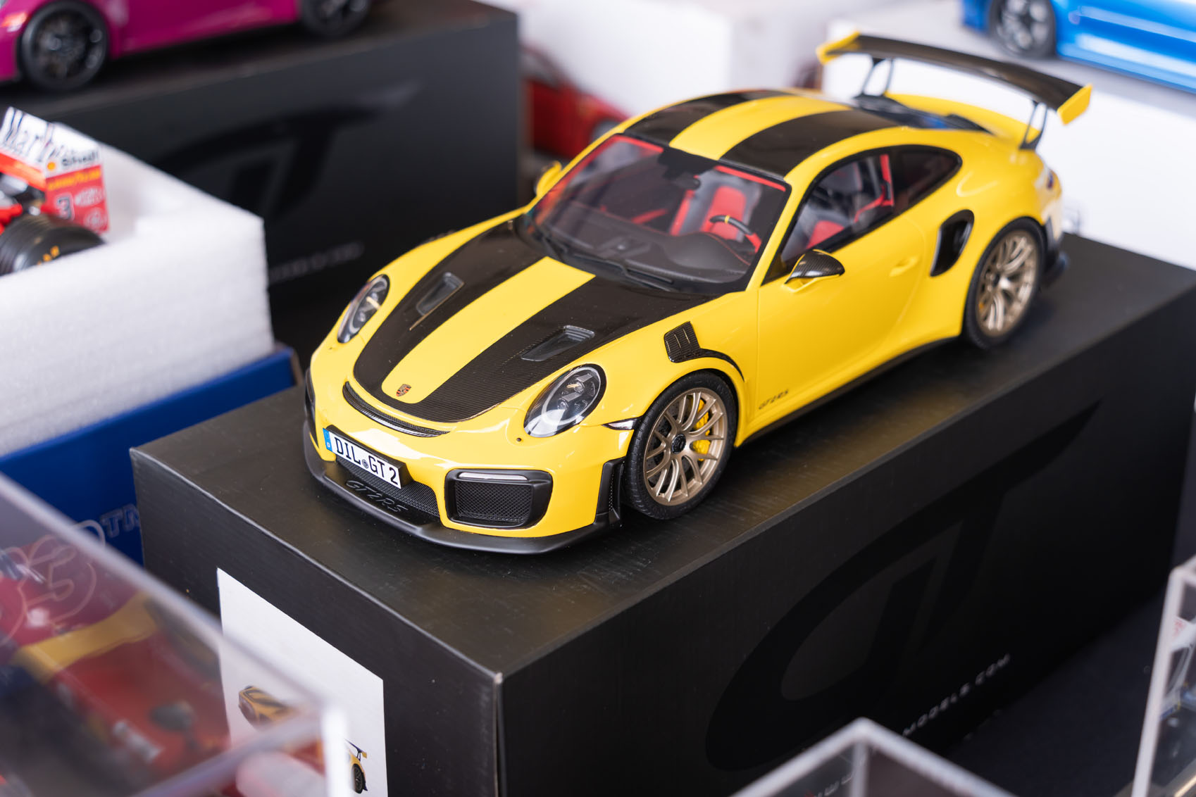 HX26-DSC00495Pit-Lane-Products026