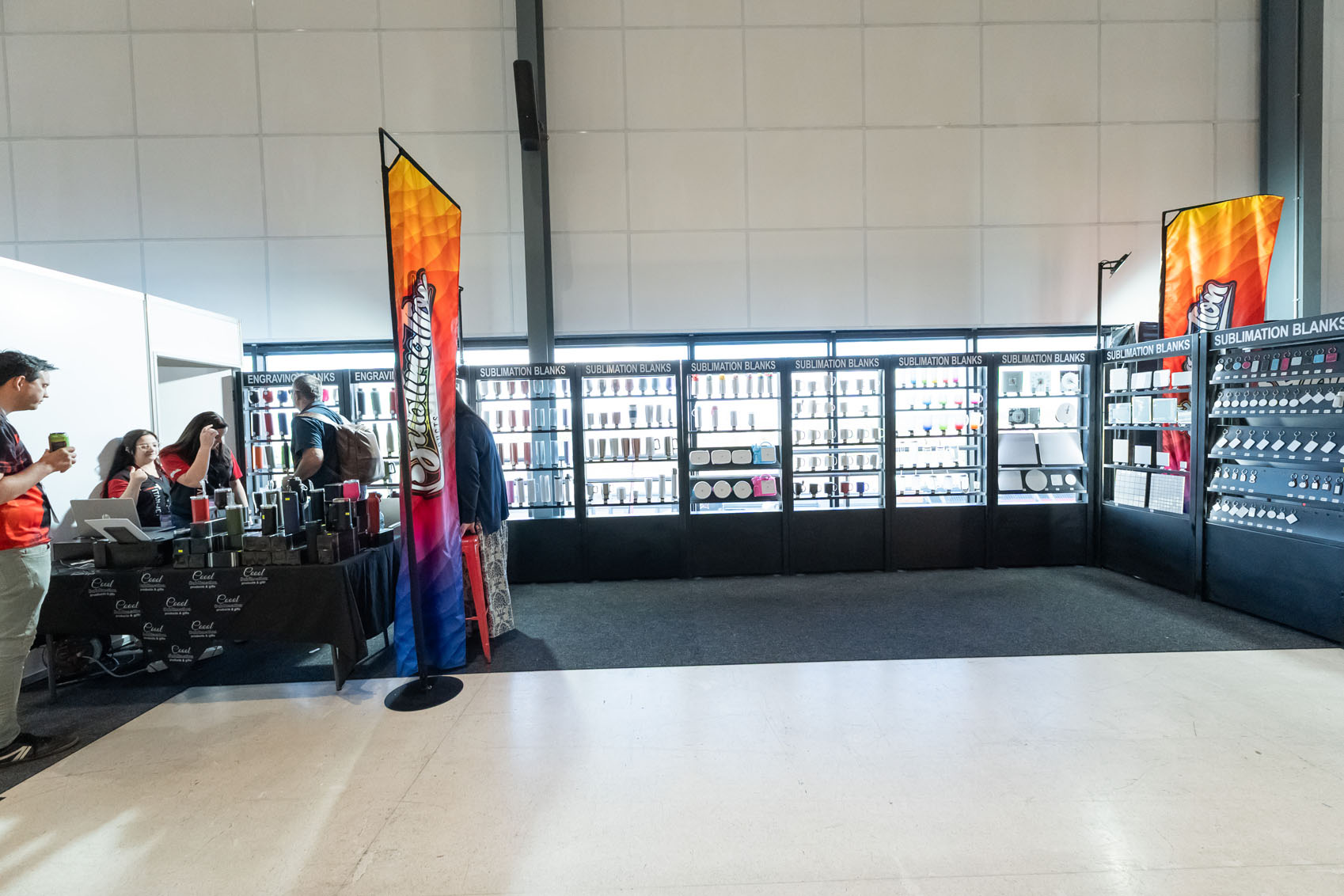 HX26-DSC02626Stands006