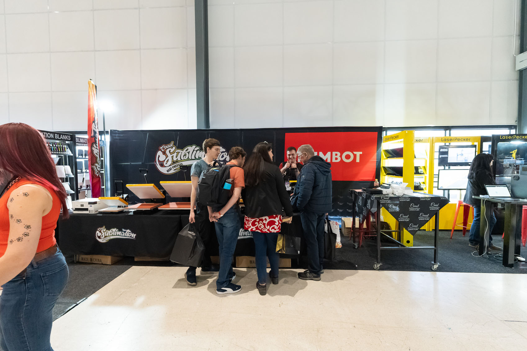 HX26-DSC02628Stands007