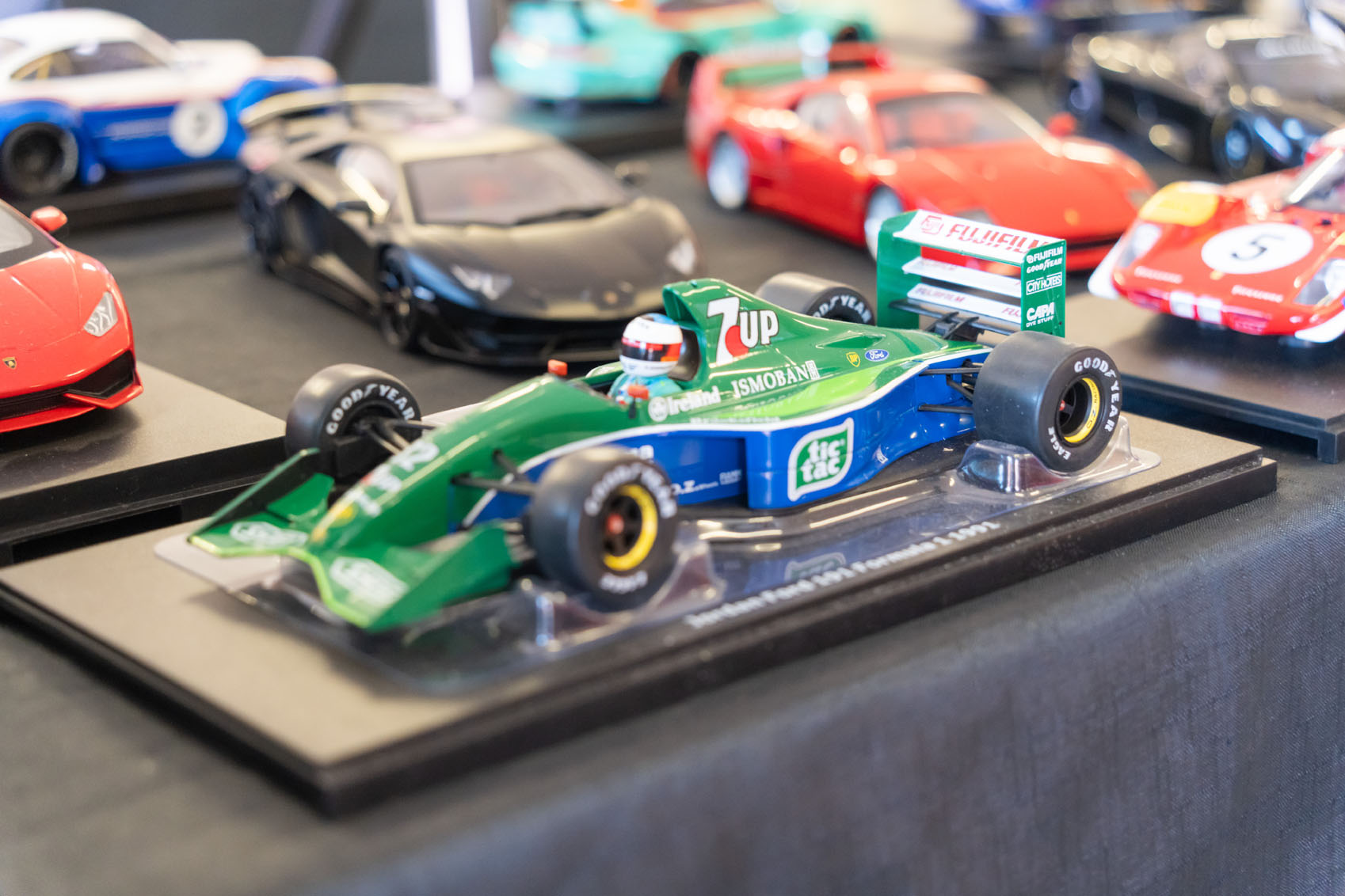 HX26-DSC03470Pit-Lane-Products071