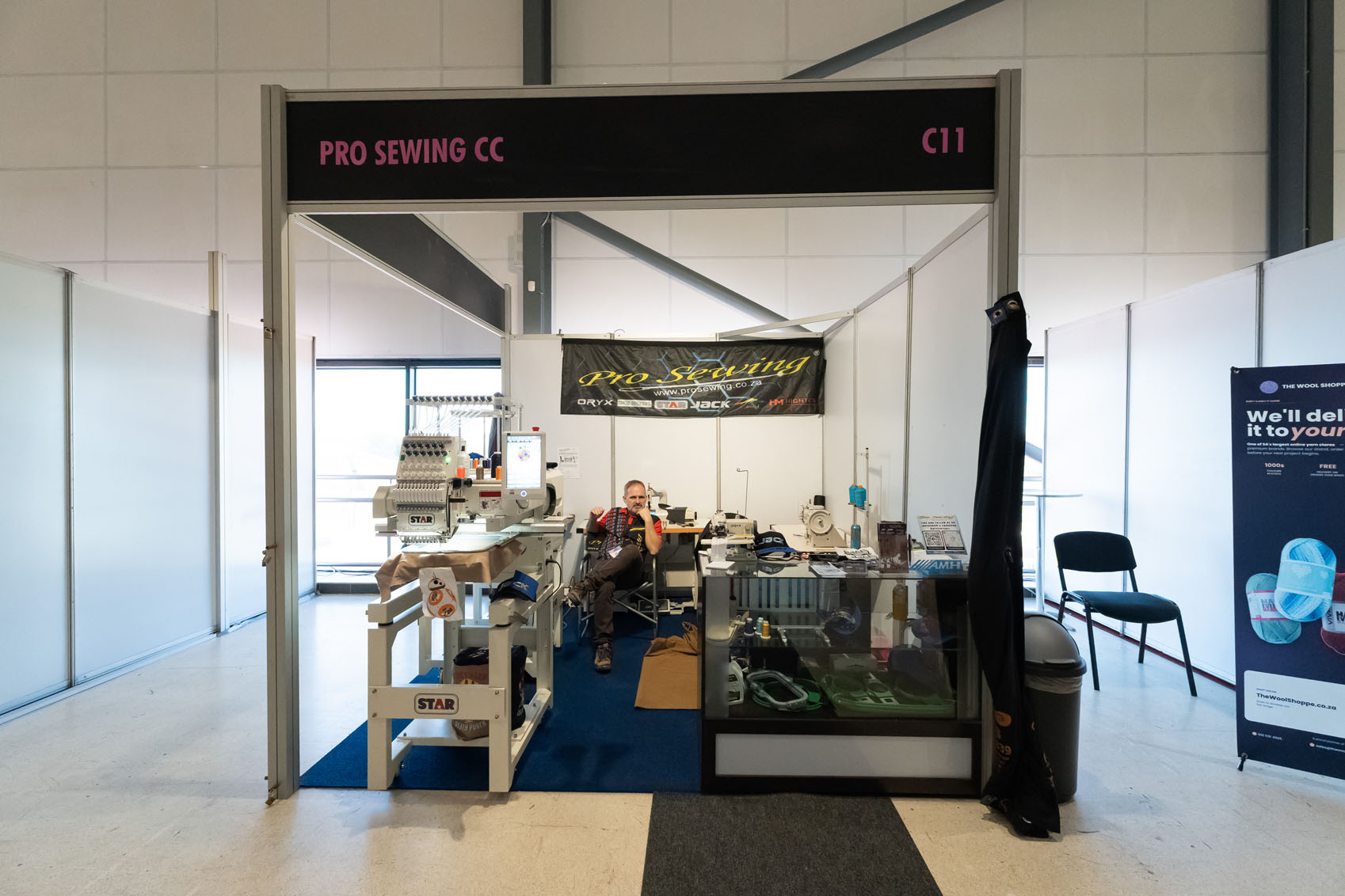 HX26-DSC04992Stands052